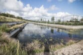 Waterkering bij sportcomplex De Zilk in Noordwijkerhout met Bosch Beton keerwanden