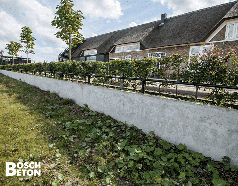 Bosch Beton - Keerwanden om niveauverschil bij boerderij op te vangen