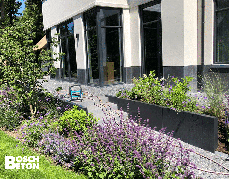 Bosch Beton - Special keerwanden in tuin Zeist