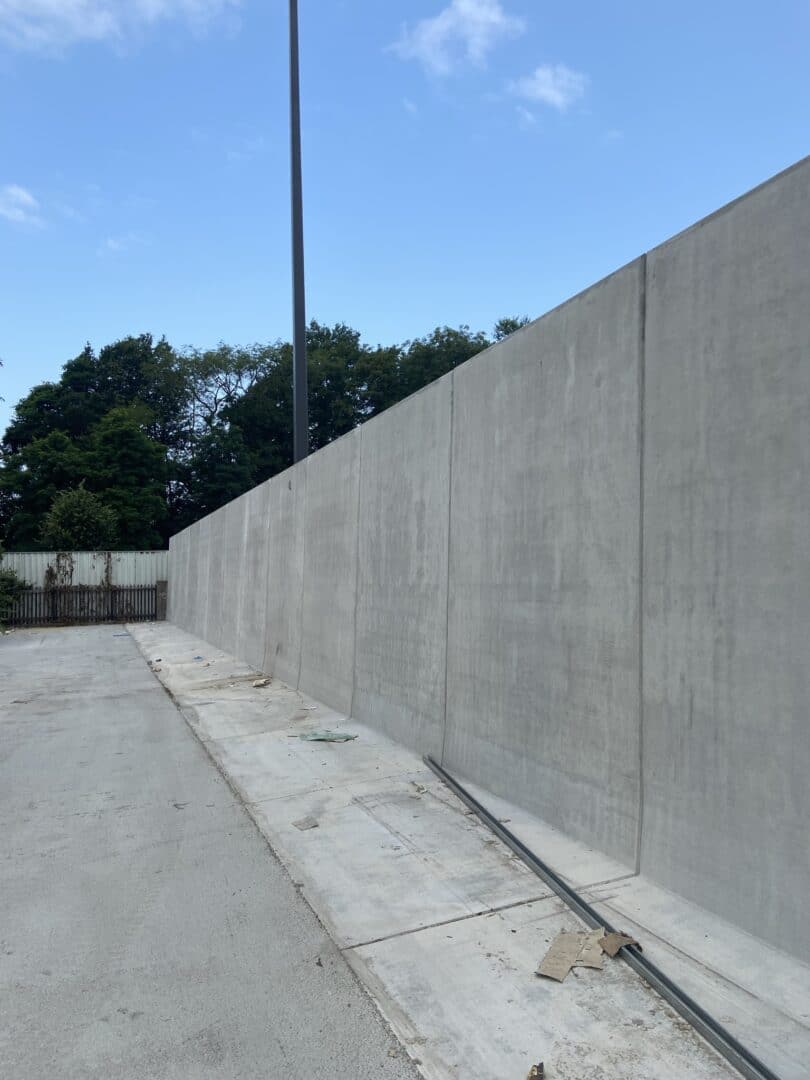 Bosch Beton - Extra opslag met keerwanden bij Schrootbedrijf G. Schrijver in Apeldoorn