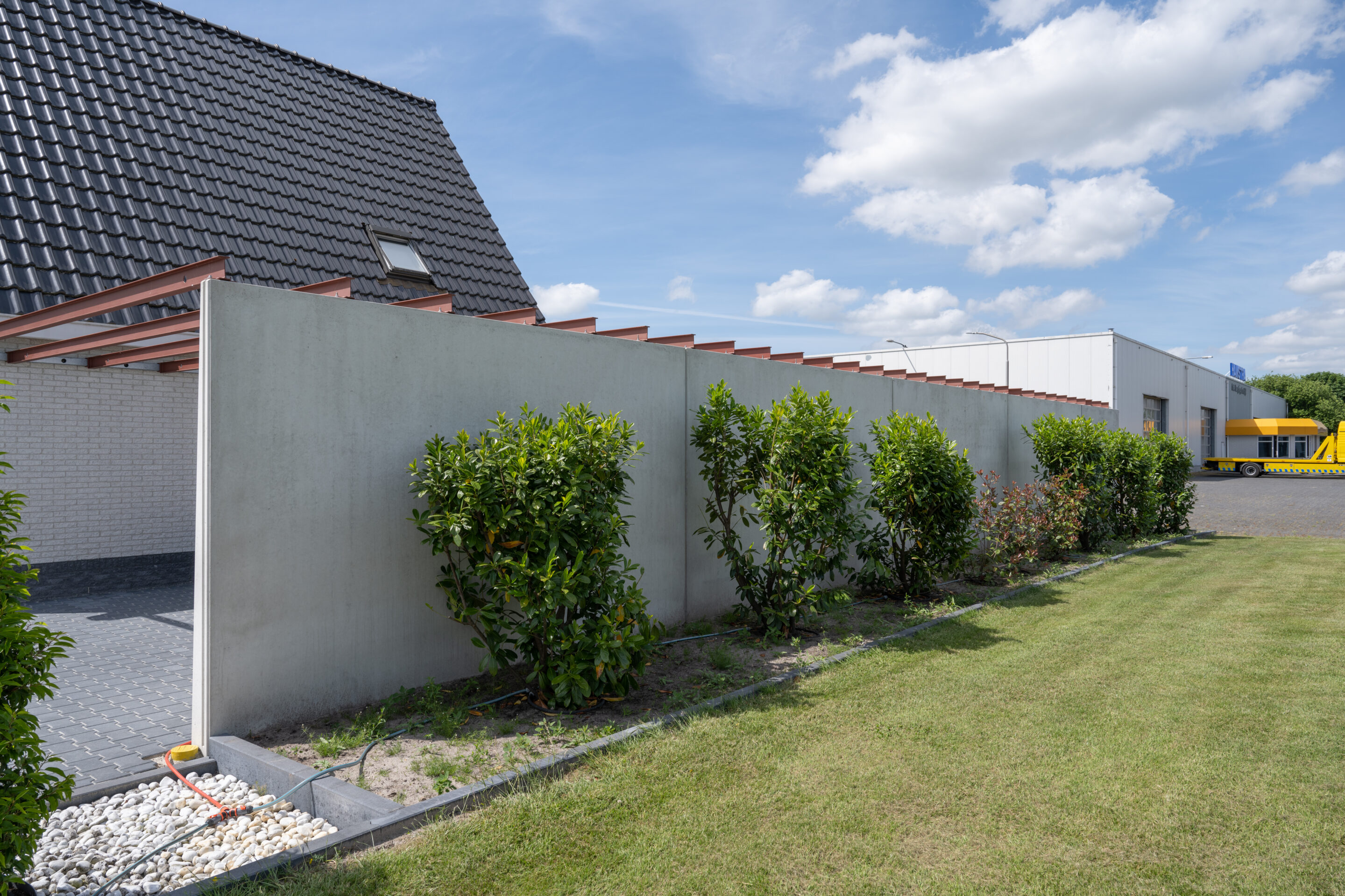 Bosch Beton - Keerwanden als terreinafscheiding en beveiliging in Tynaarlo