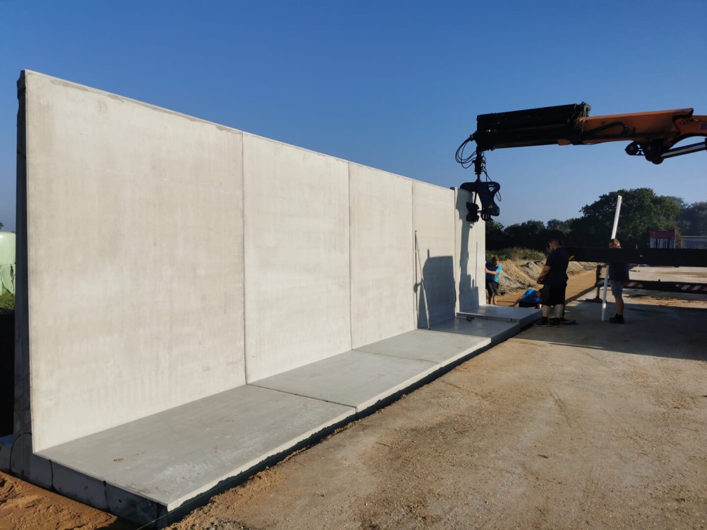 Bosch Beton - Keerwanden voor vijf sleufsilo's bij Morten Dalby in Hovborg (DK)