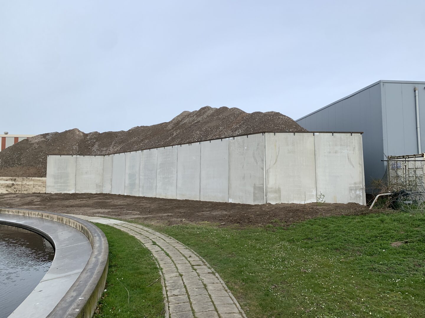 Bosch Beton - Keerwanden vervangen legoblokken bij Lekhaven in Wijk bij Duurstede