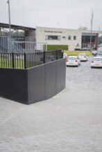 Keerwand antraciet sportcentrum