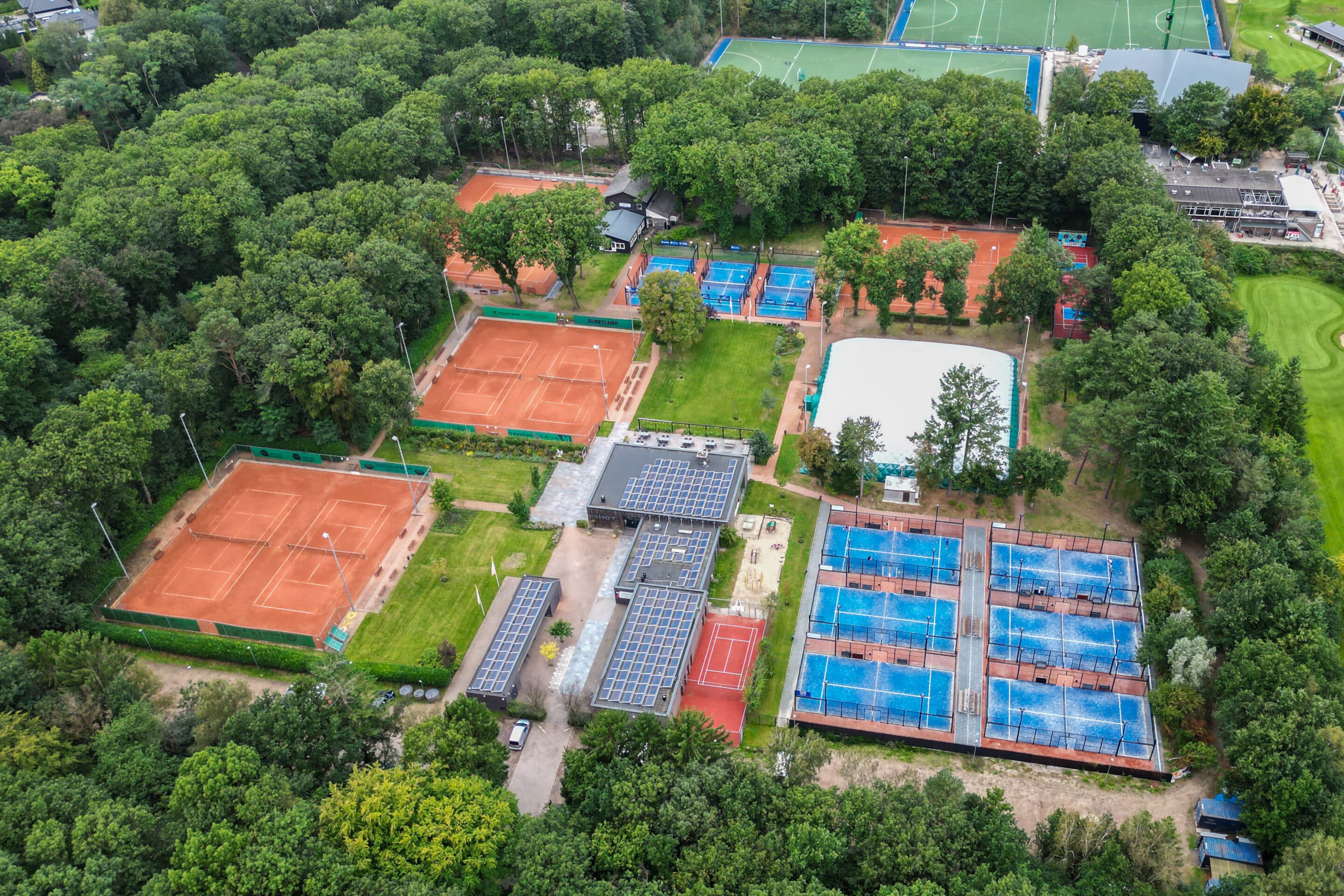 Toekomstbestendige metamorfose voor tennis- en padelclub in Zeist