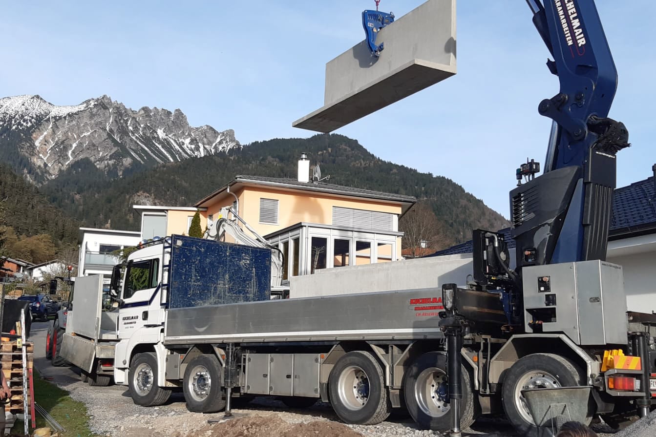 Betonnen L element oostenrijkse bergdorp Fraxern