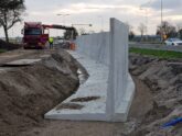 betonnen keerwand voor snelweg